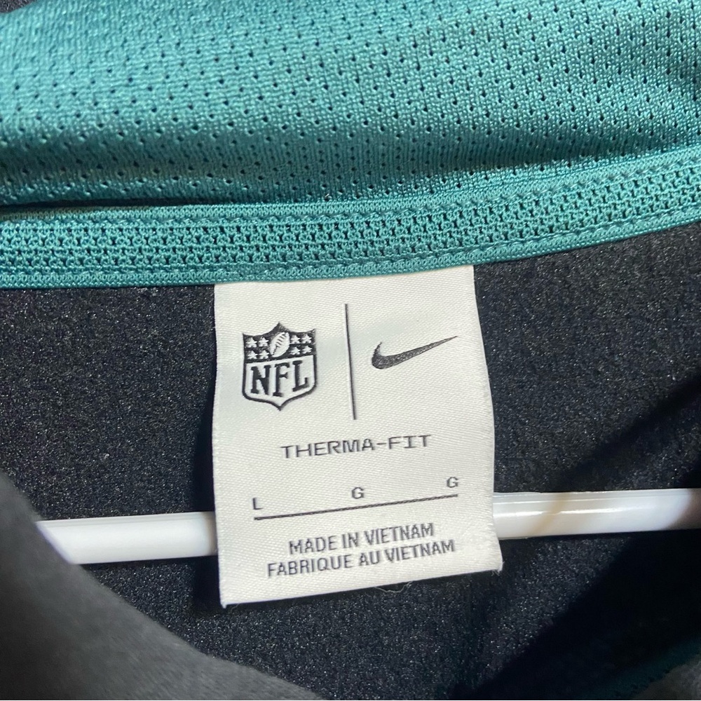 Nike Philadelphia Eagles Pullover Hoodie - Picture 6 of 6